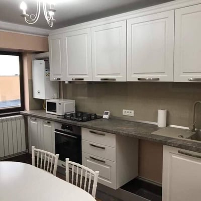 Alquiler de cómodos apartamentos de 3 habitaciones con cocina independiente, 70 m², Faleza Nord, Constanța, Rumanía